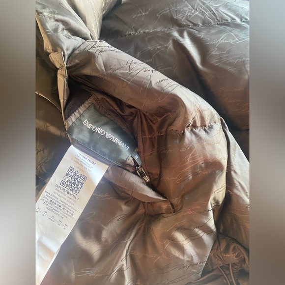 Emporio Armani-Men’s Zip Front Quilted Jacket-6R1B65 1NVSZ-F556-In Solid Medium. - Picture 7 of 13